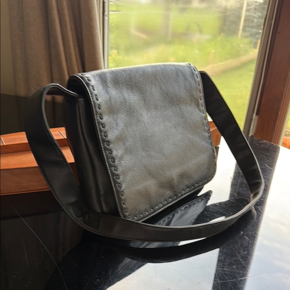 Black Genuine Leather Crossbody Messenger Bag - Classic Shoulder Bag